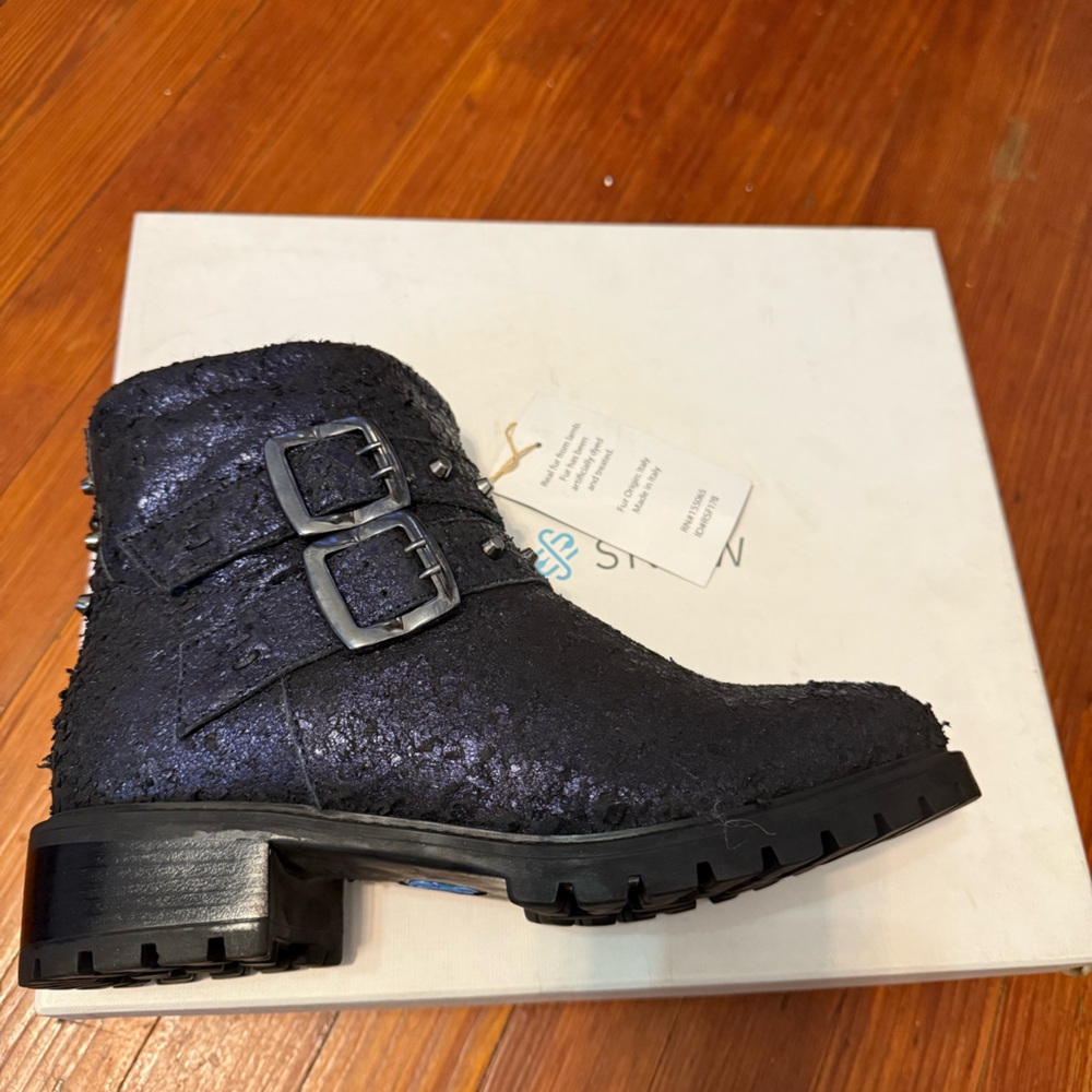 New in Box Ross and Snow Stefana boots in distressed indigo color size 8.5
